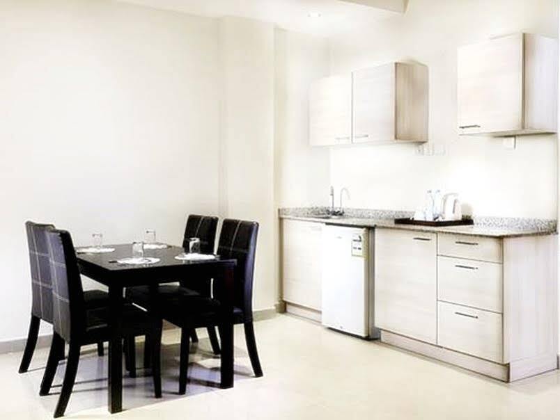 Lily Hotel Suite Hofuf ภายนอก รูปภาพ